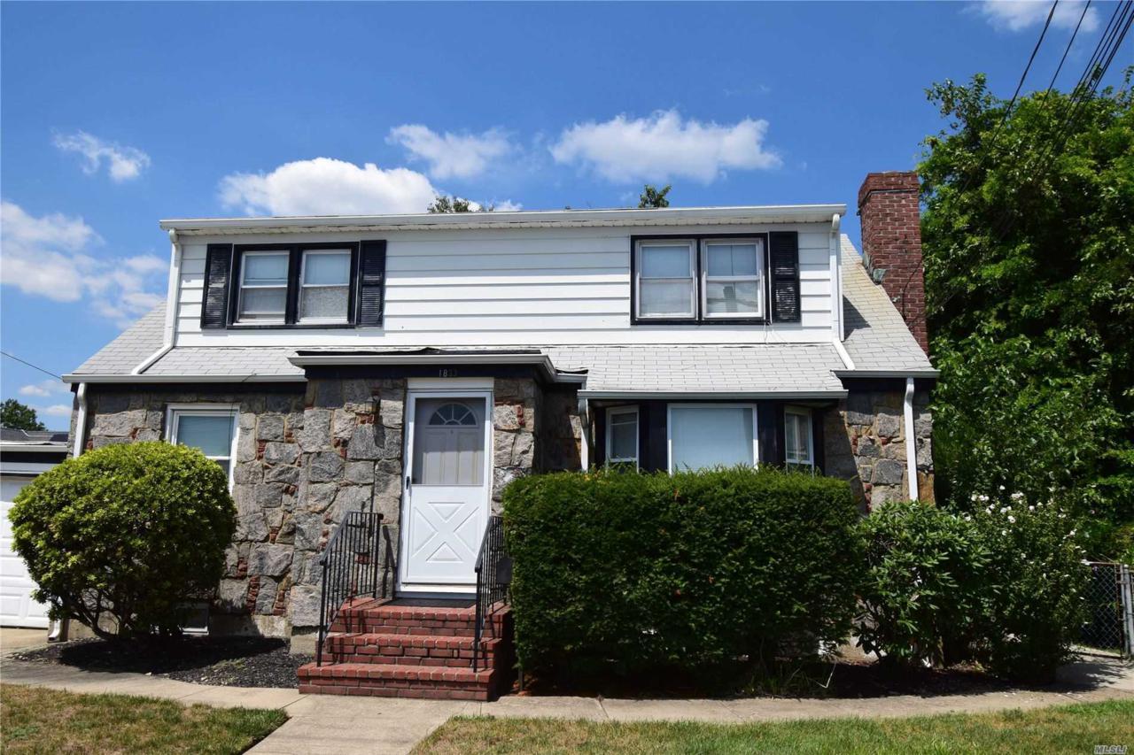 1833 Front St - Photo 1