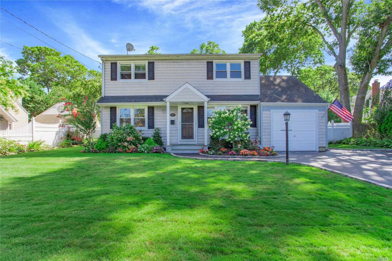 328 Oakwood Ave - Photo 1