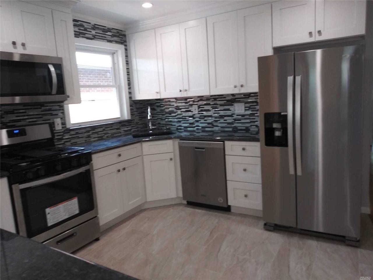 4227 202 St - Photo 1