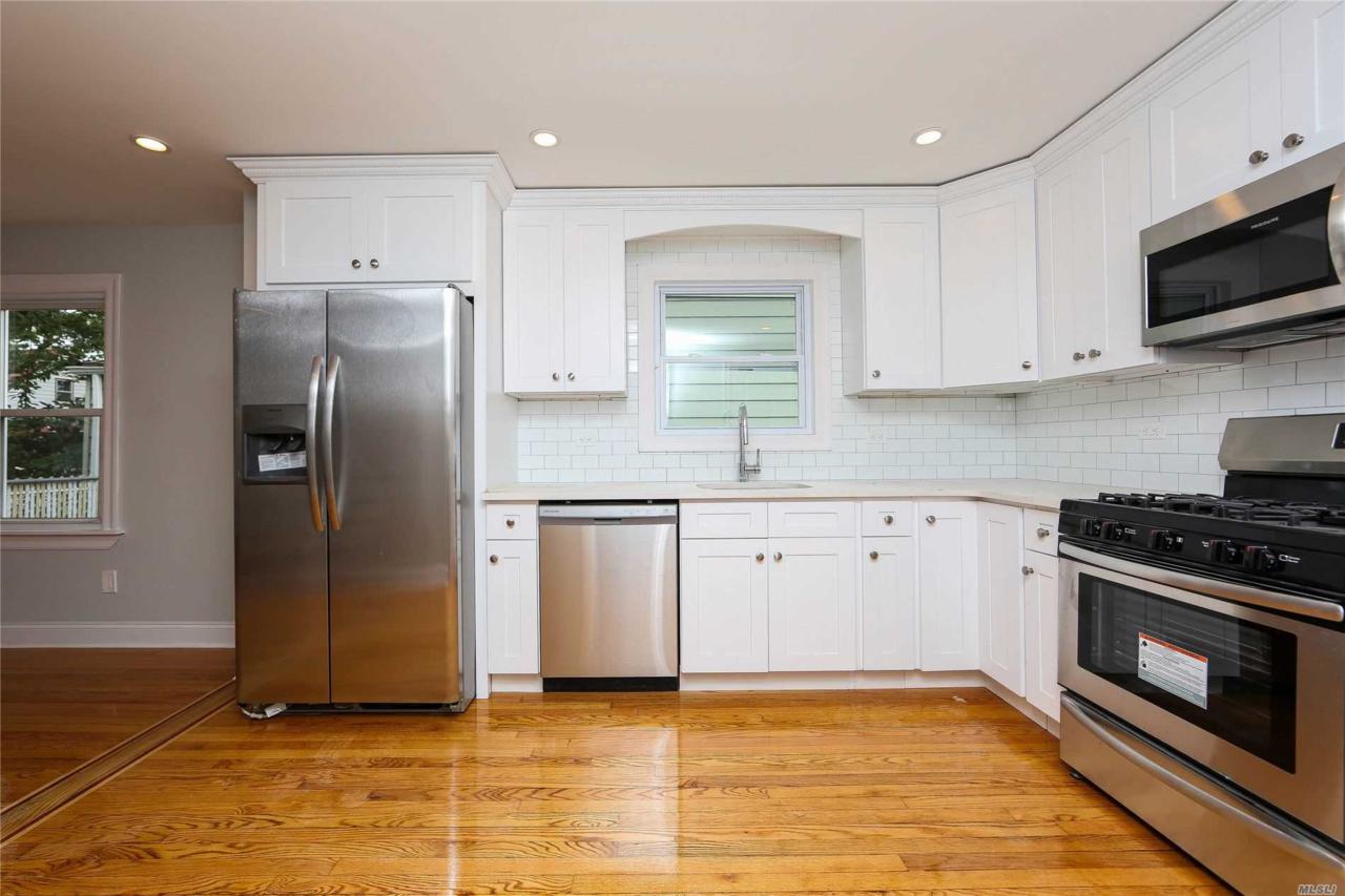 133-10 146th St - Photo 1