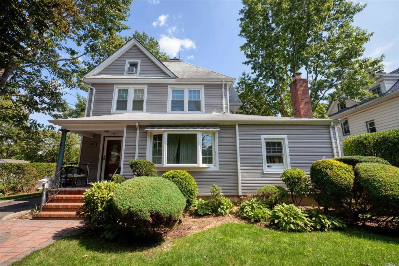 2605 Harrison Ave - Photo 1