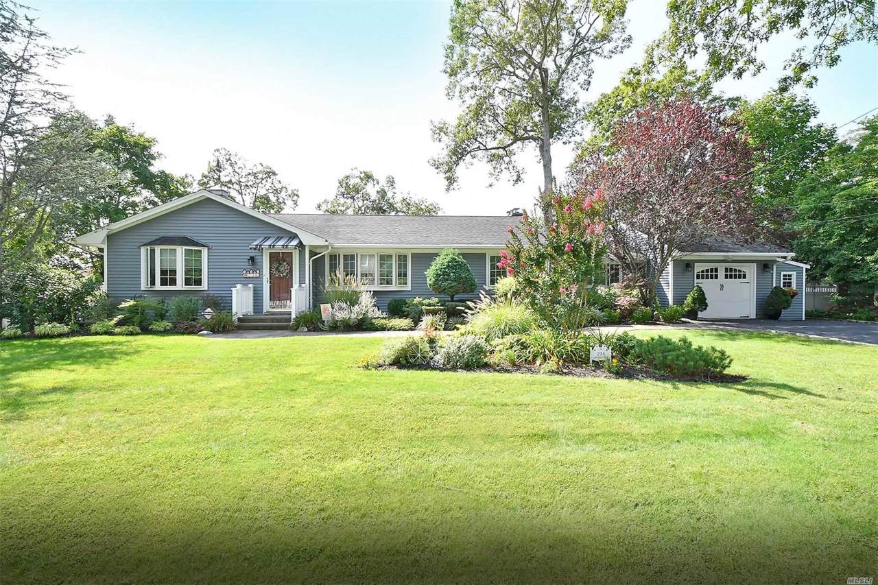 236 Connetquot Dr - Photo 1