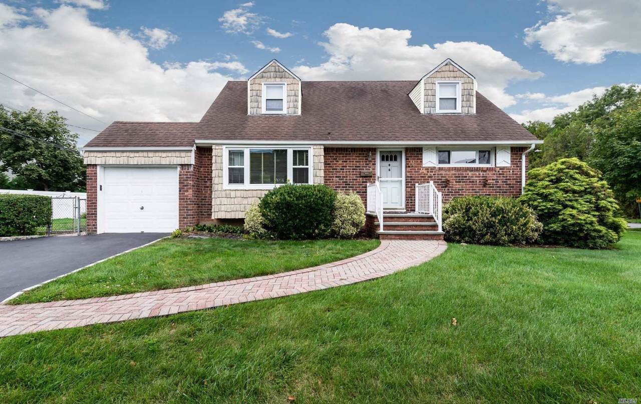 6 Linda Ln - Photo 1