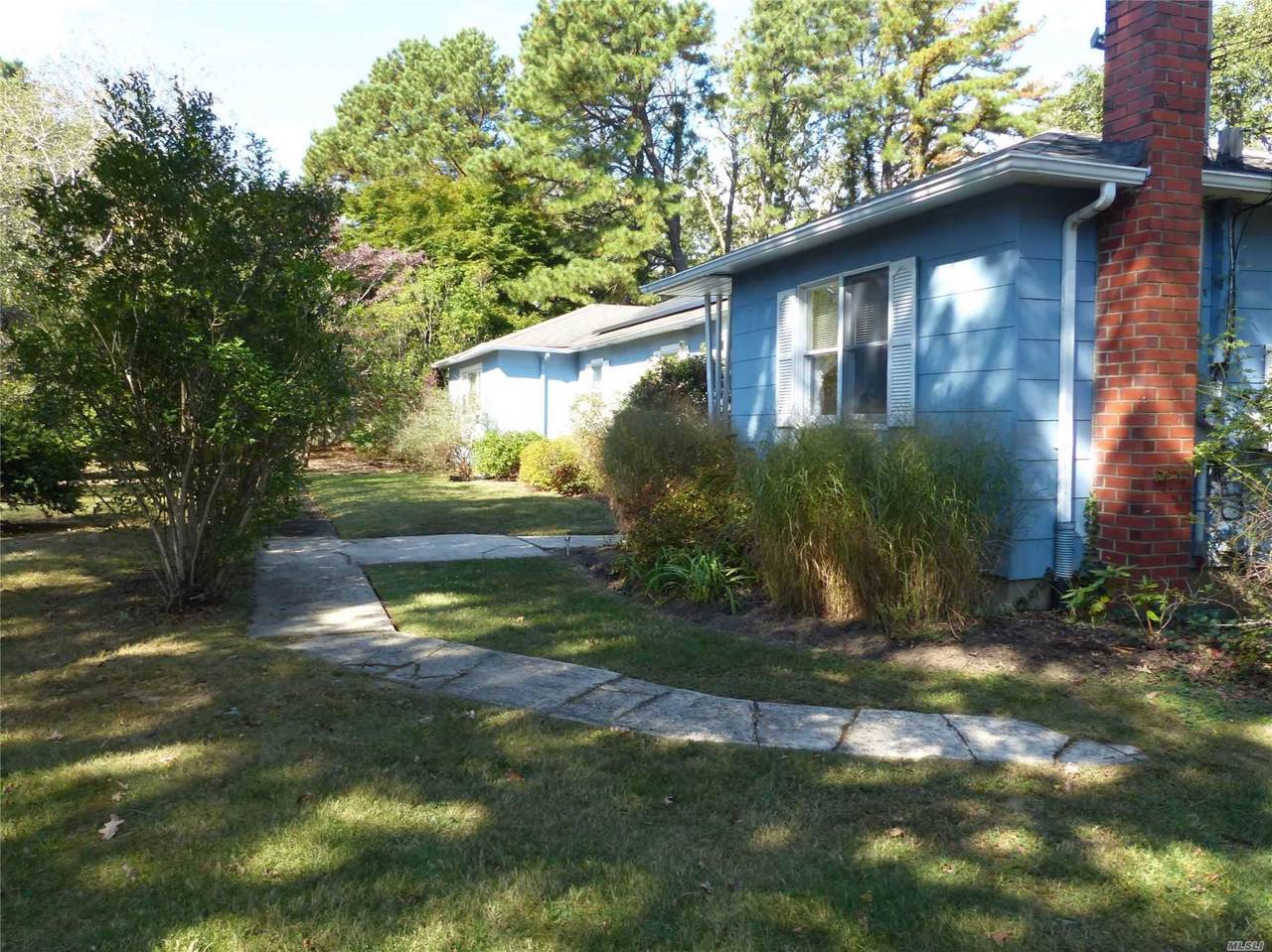 161 Flower Hill Dr - Photo 1