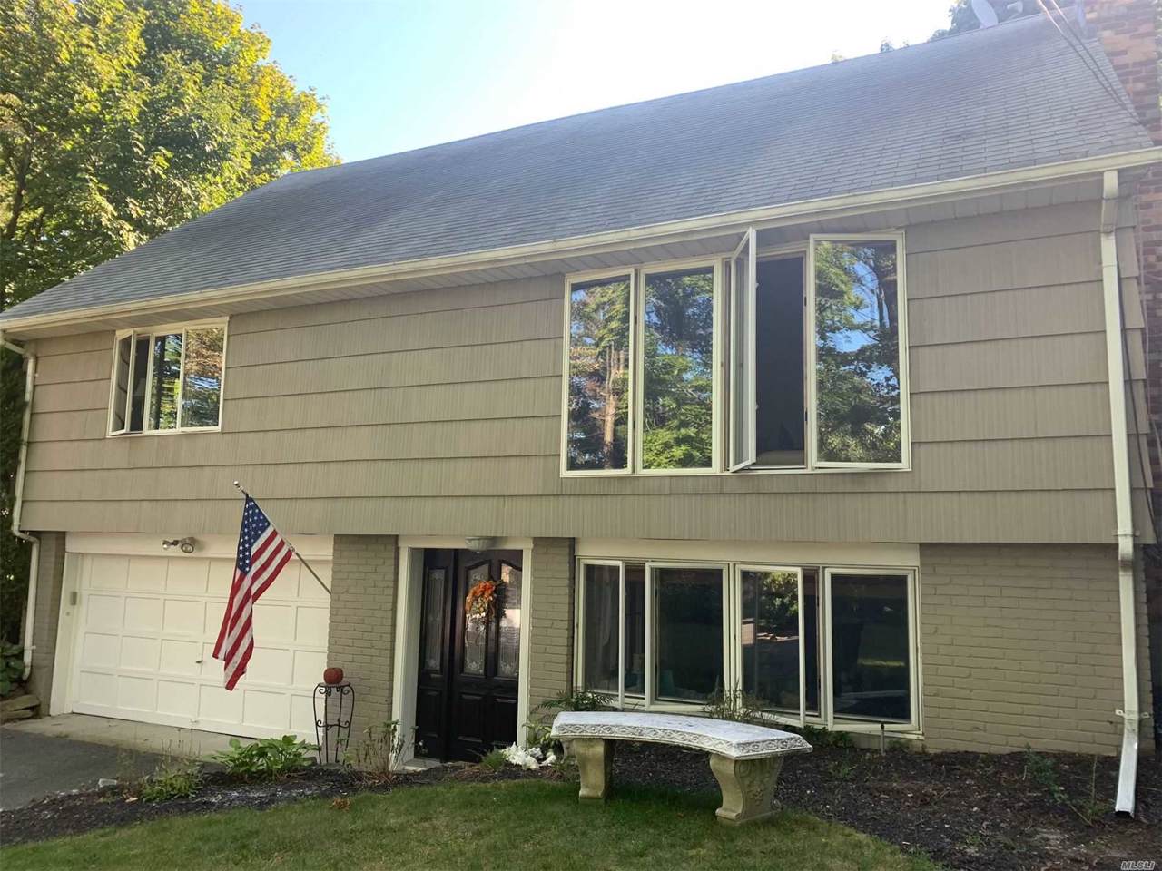 14 Bay Drive West - Photo 1