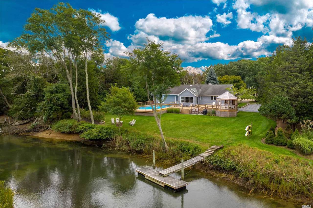 225 South Lakeside Dr - Photo 1