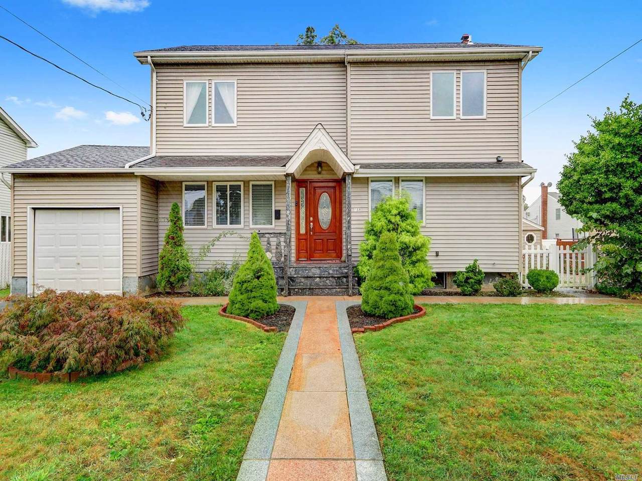 166 Nassau Ave - Photo 1