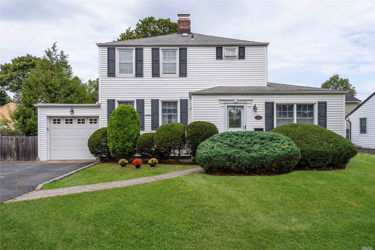125 Lexington St - Photo 1