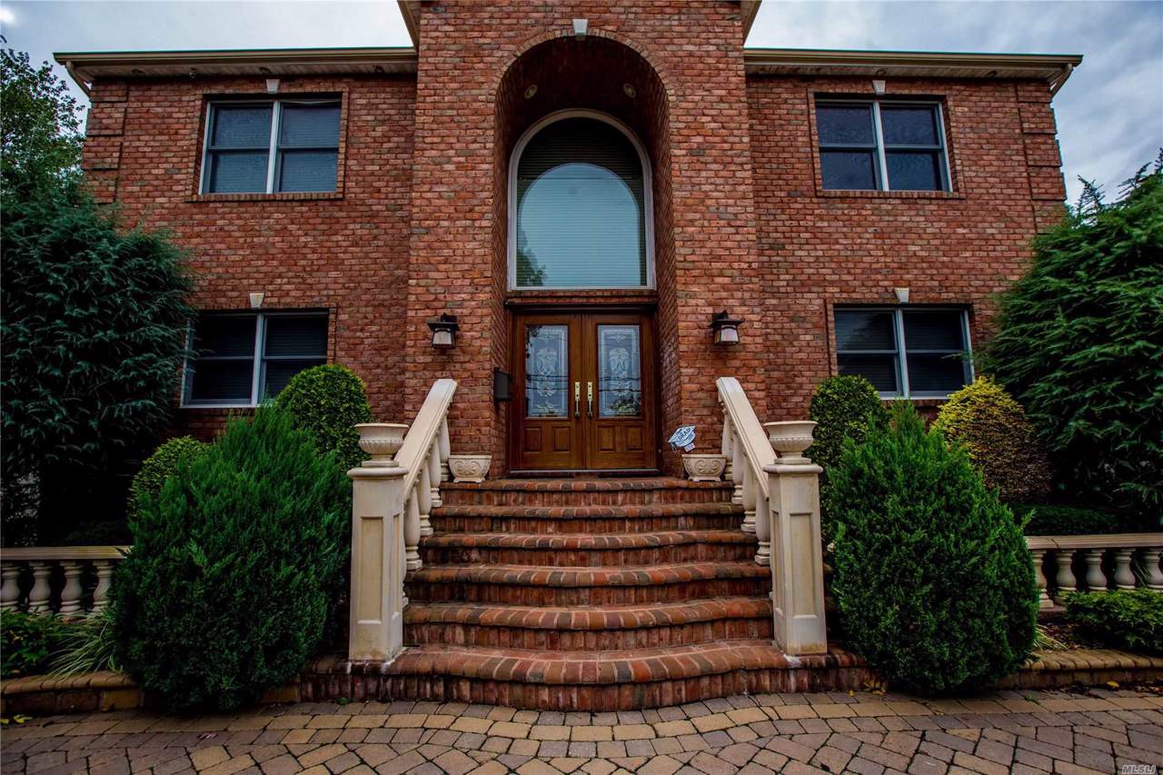 2040 Hendricks Ave - Photo 1