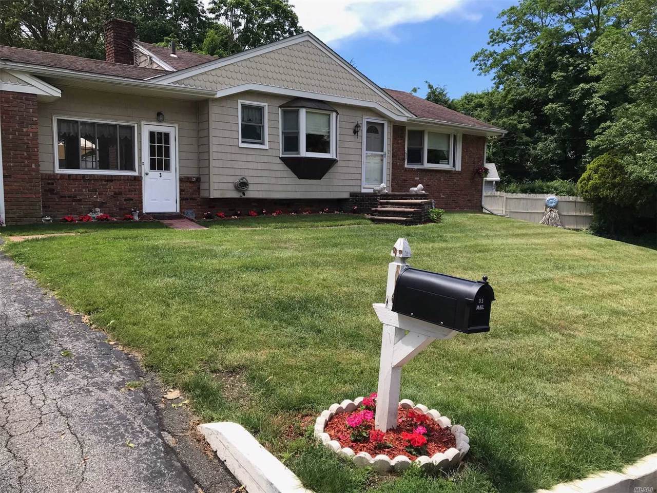 3 Cedarwood Dr - Photo 1