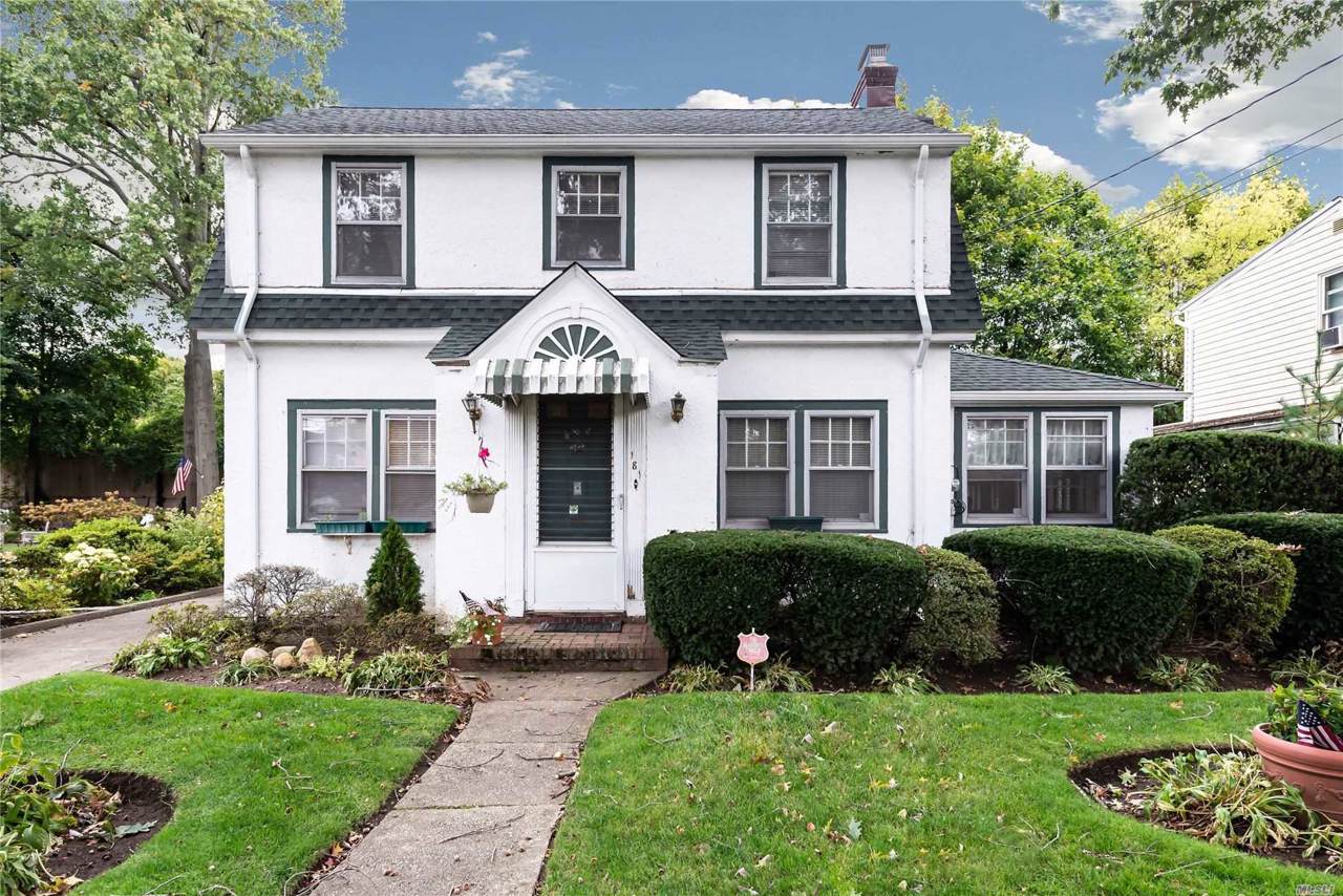 181 Asbury Ave - Photo 1