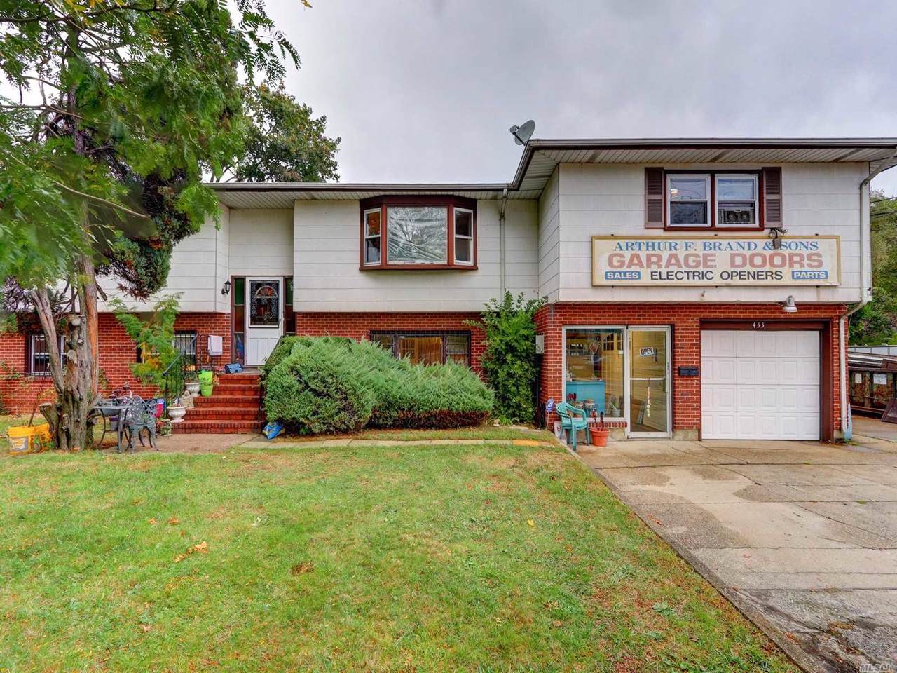 433 Sunrise Hwy - Photo 1