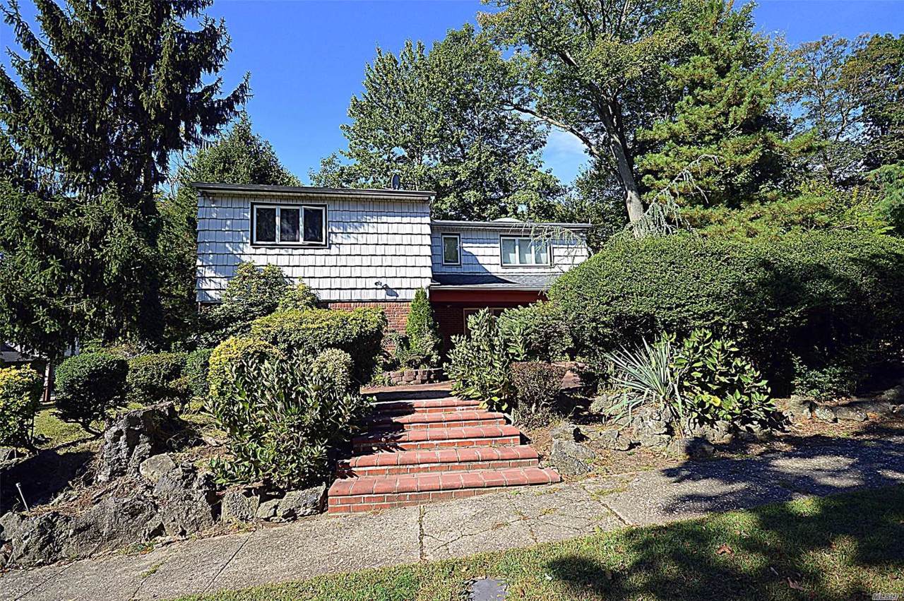 2 Brampton Ln - Photo 1