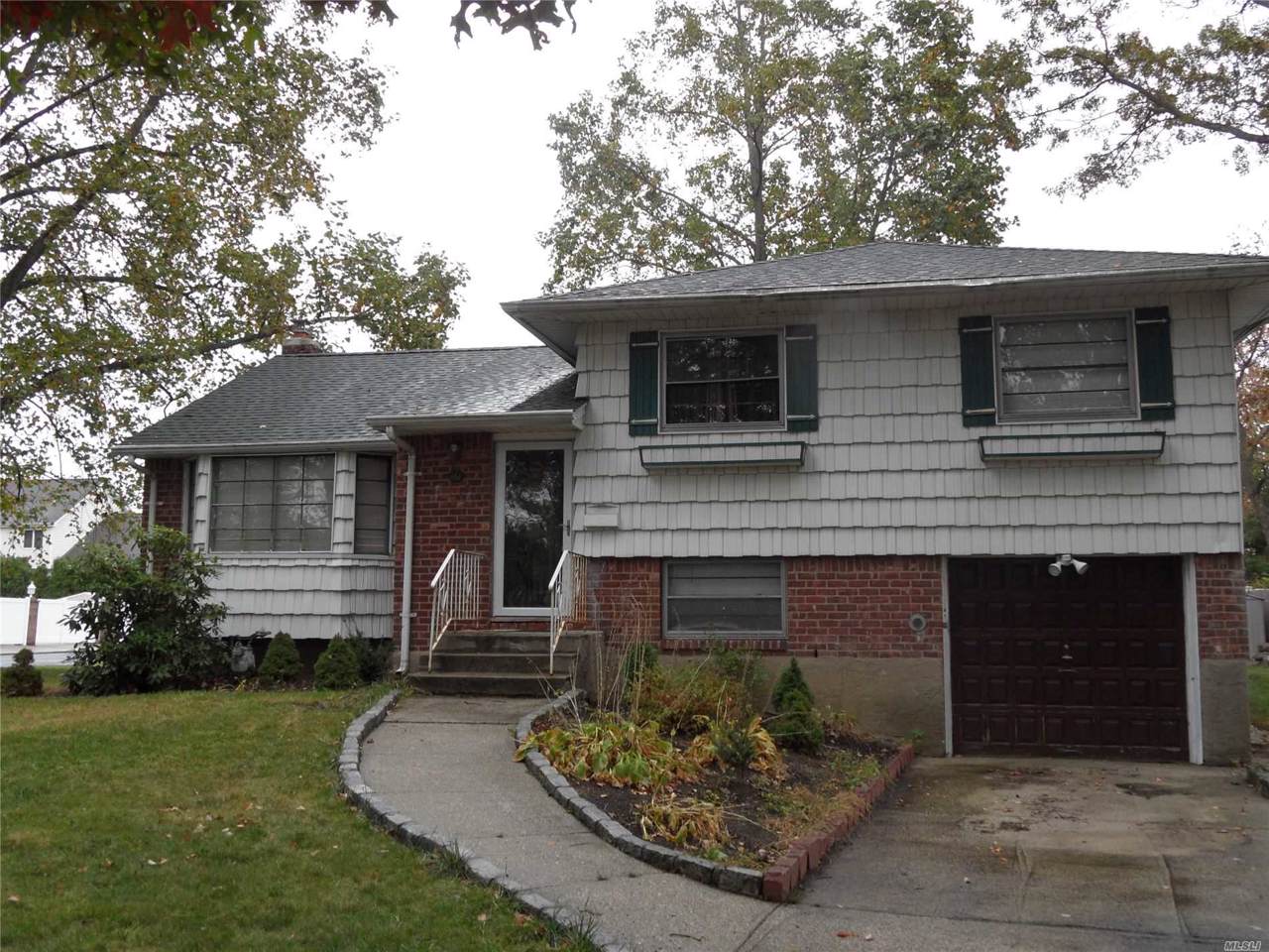 461 Goodrich Ave - Photo 1