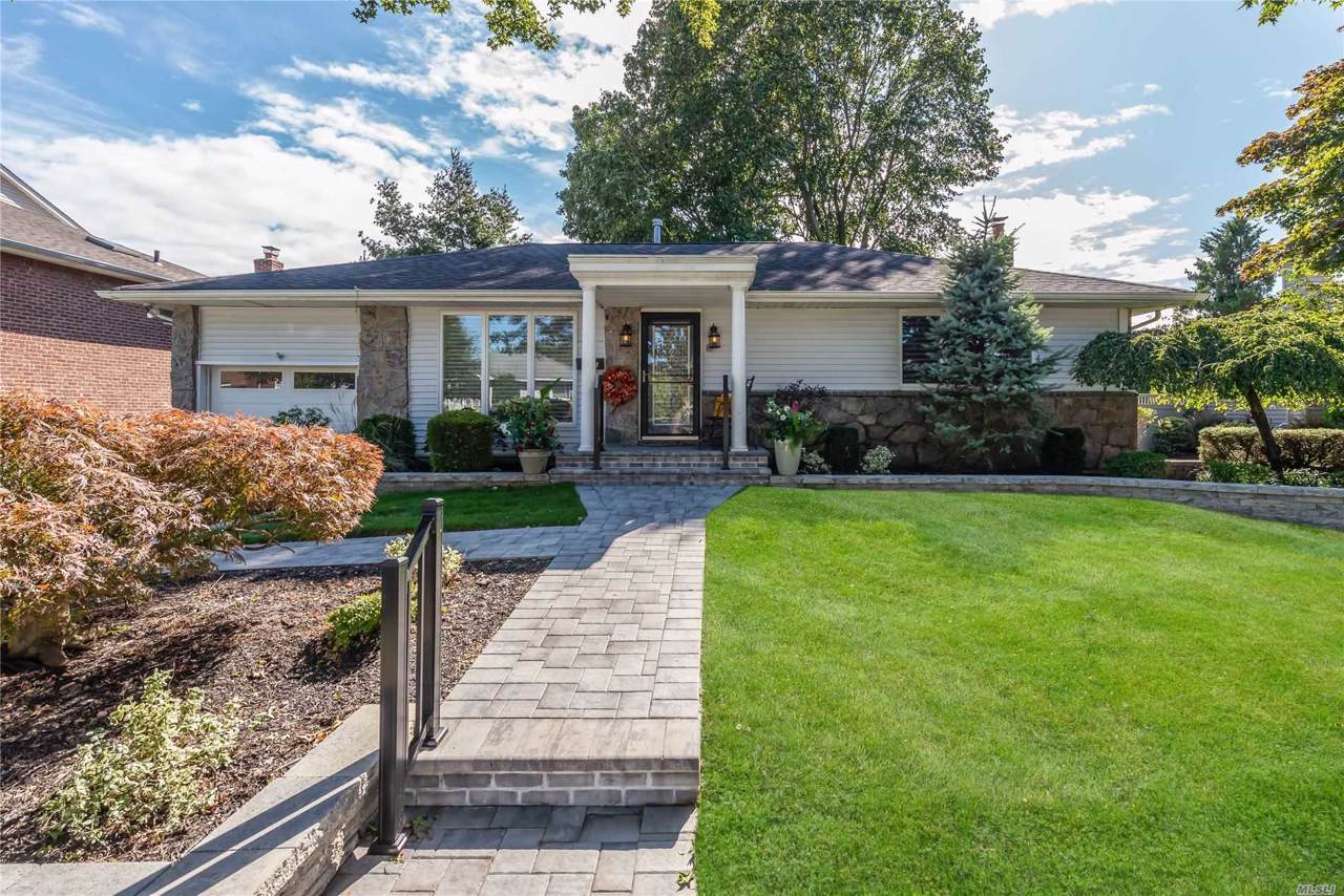 8 Joseph Ct - Photo 1
