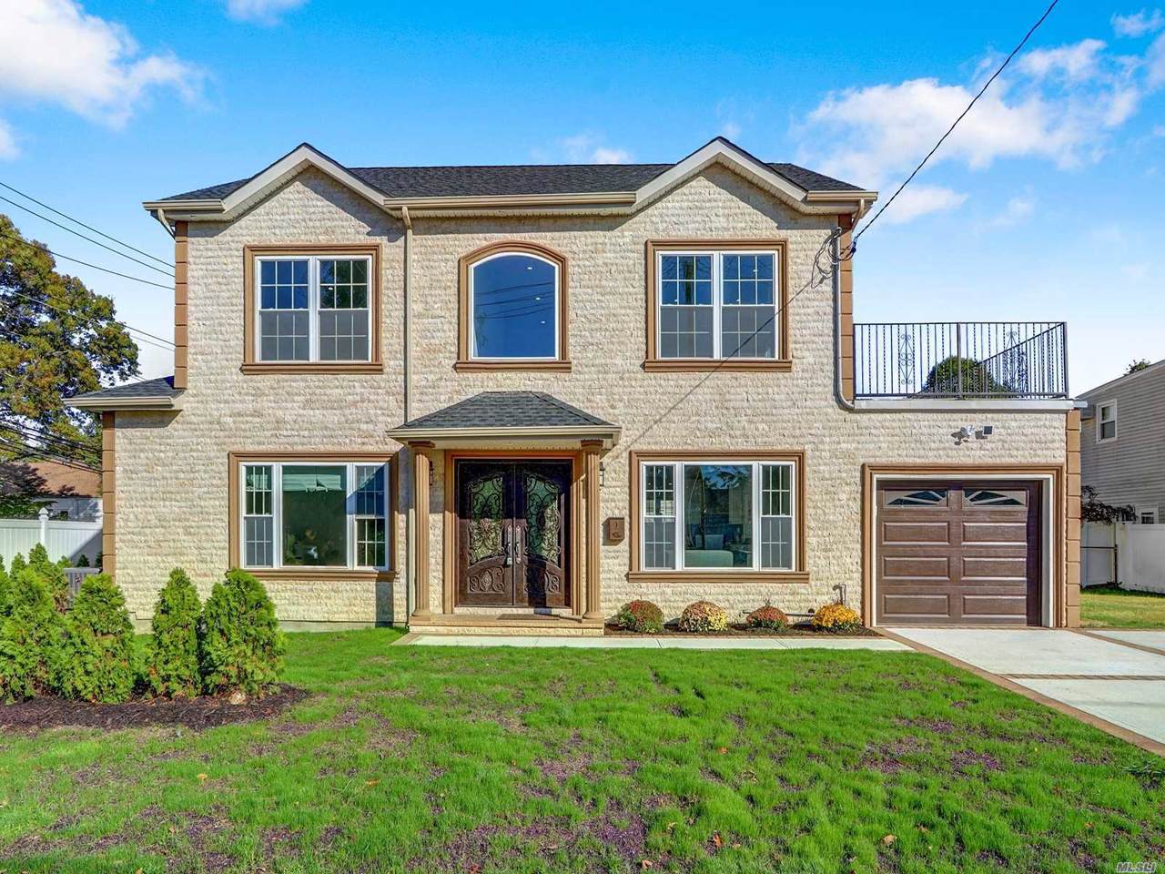 1 Lee Ave - Photo 1