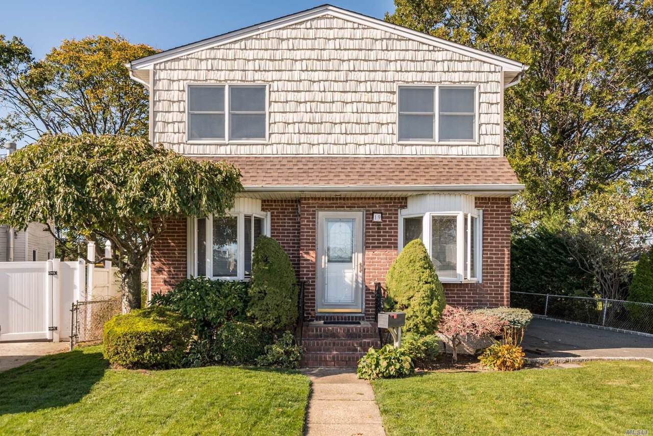 19 Virginia Dr - Photo 1