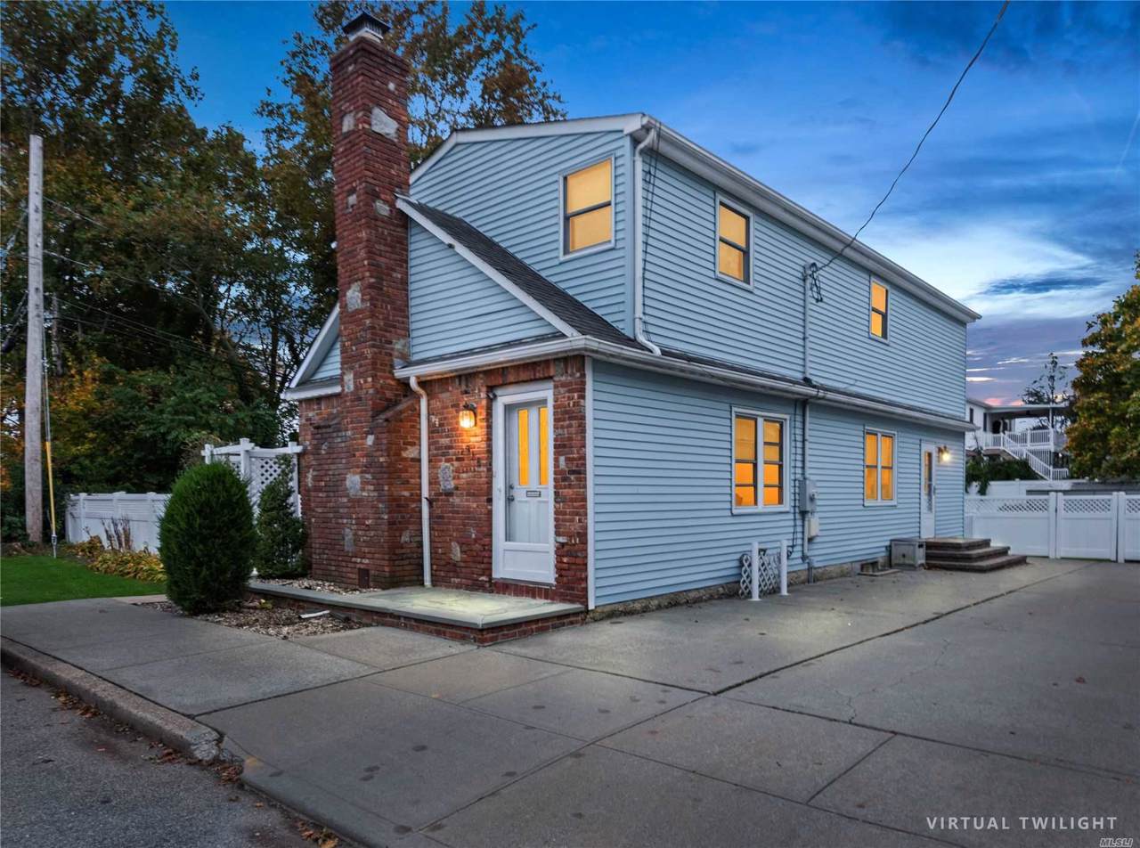 716 Hoover St - Photo 1