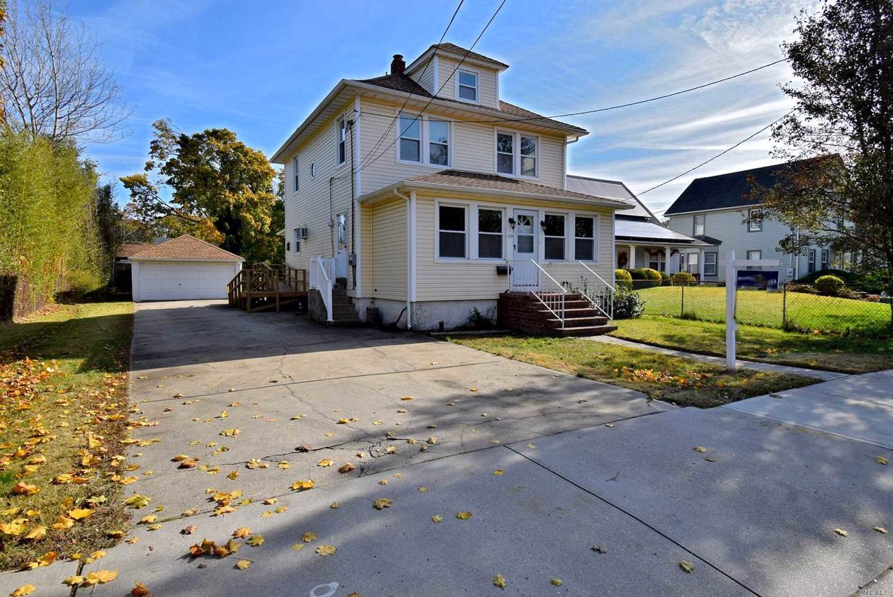 129 Bay Ave - Photo 1