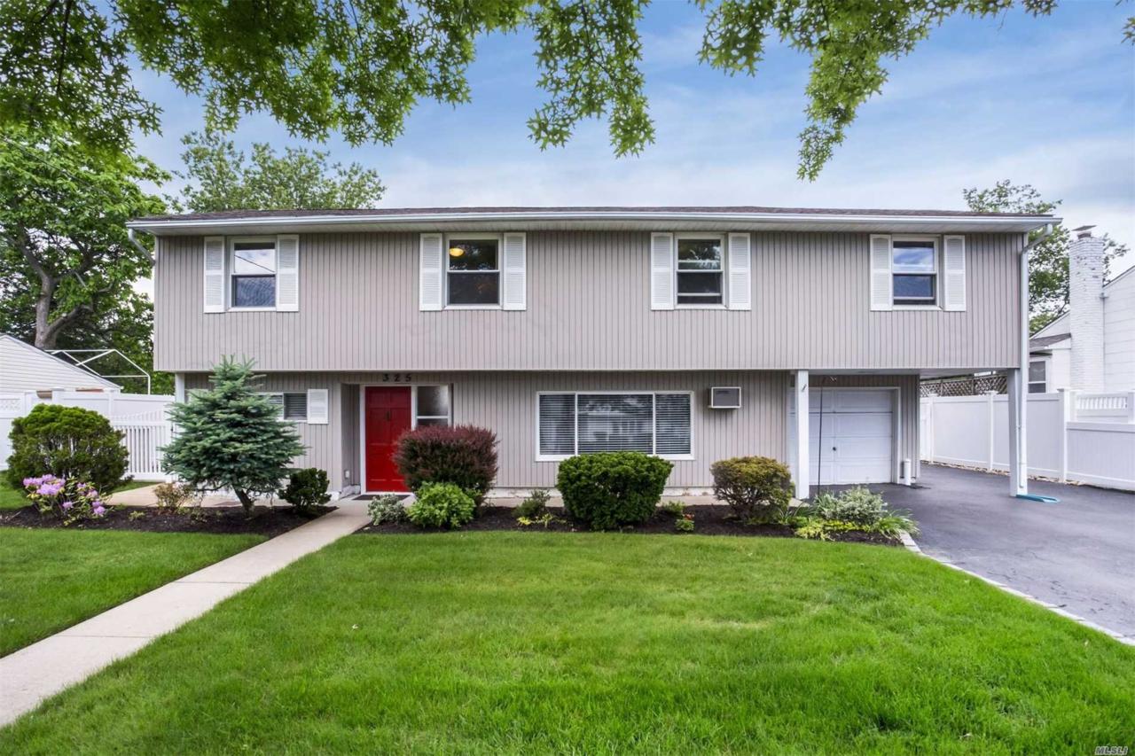 325 Albany Ave - Photo 1