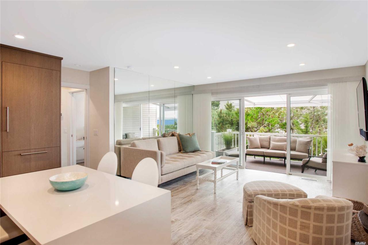 281 Dune Rd - Photo 1