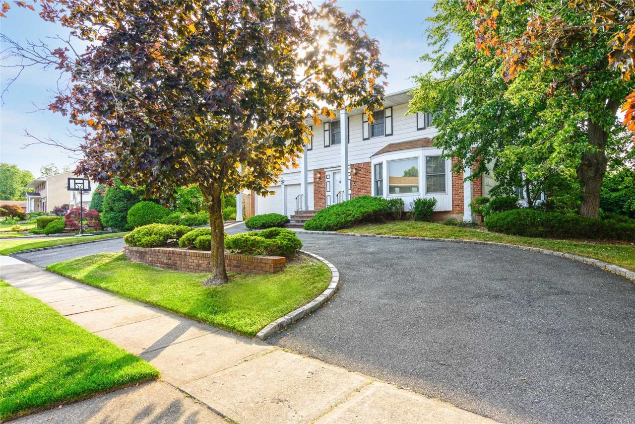 10 Bridle Path - Photo 1