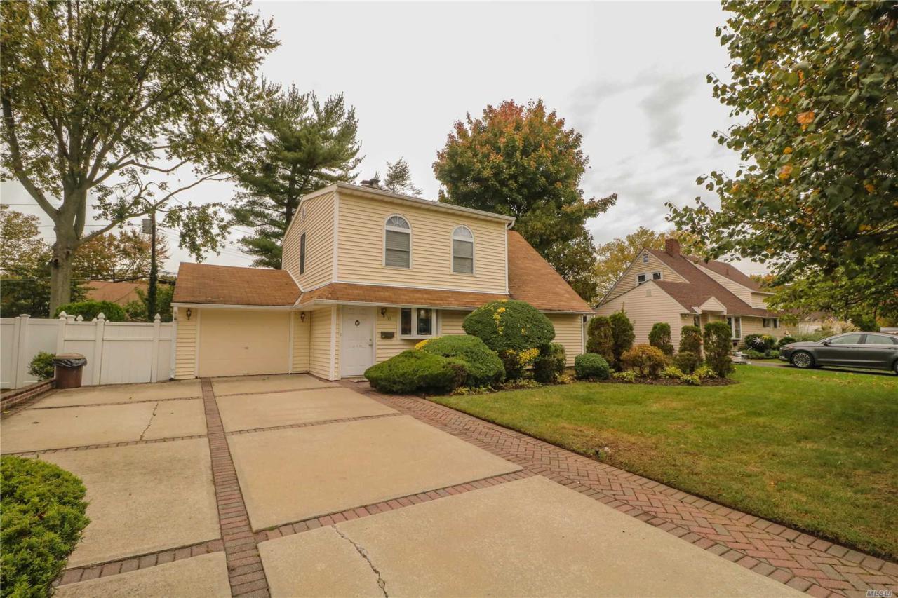 10 Wildflower Ln - Photo 1