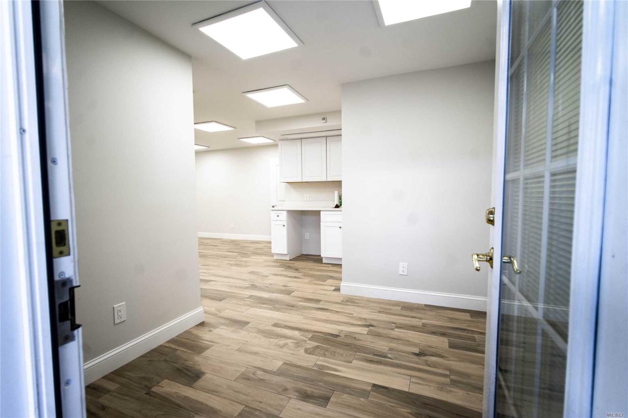 102-15 Liberty Ave - Photo 1