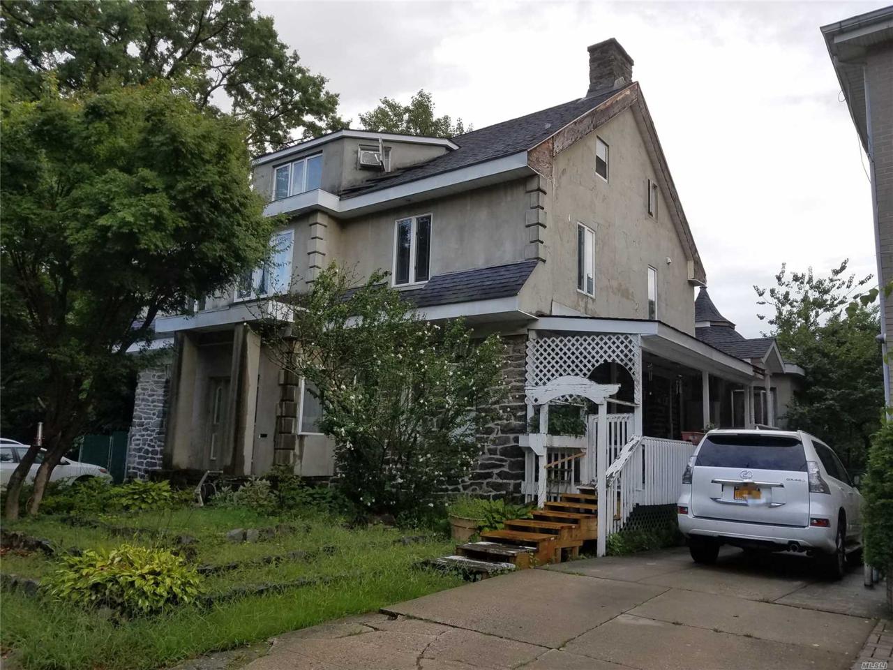 115-18 Mayfair Rd - Photo 1