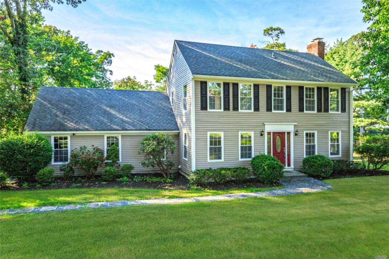 7 Wainscott Ln - Photo 1