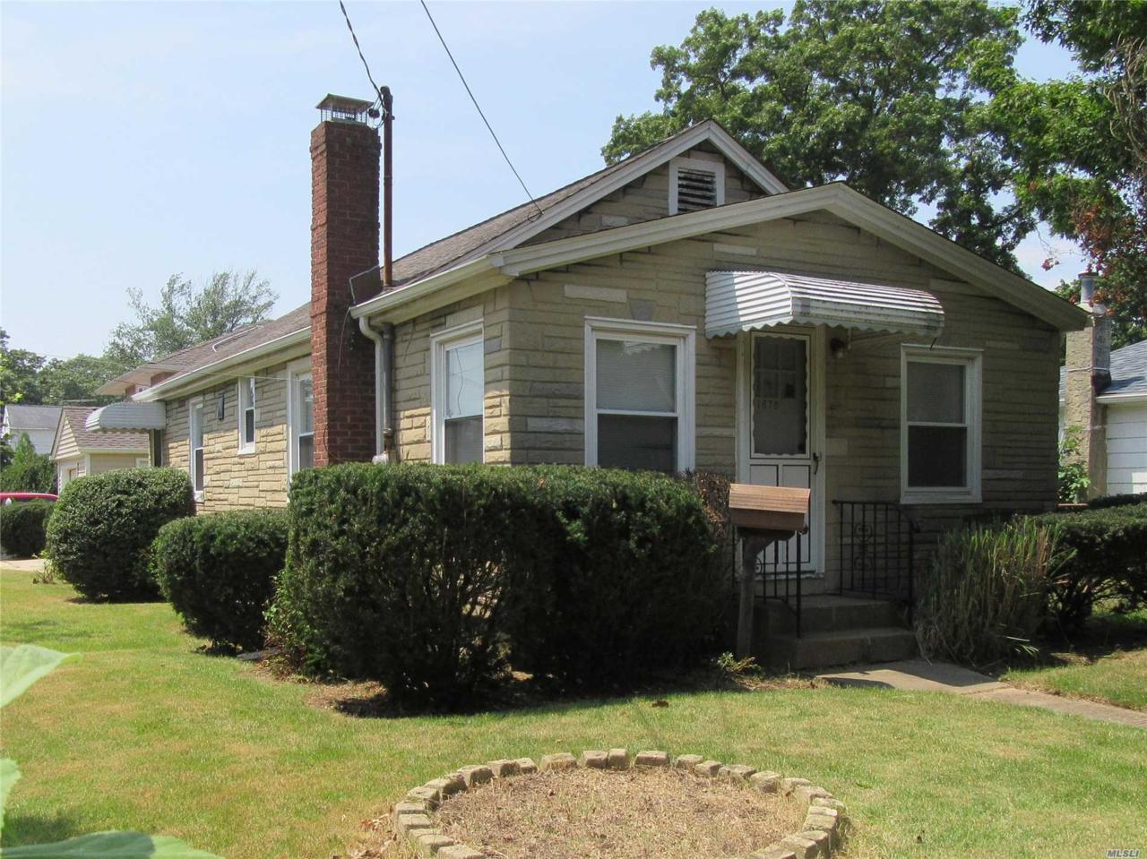 1678 Central Ave - Photo 1