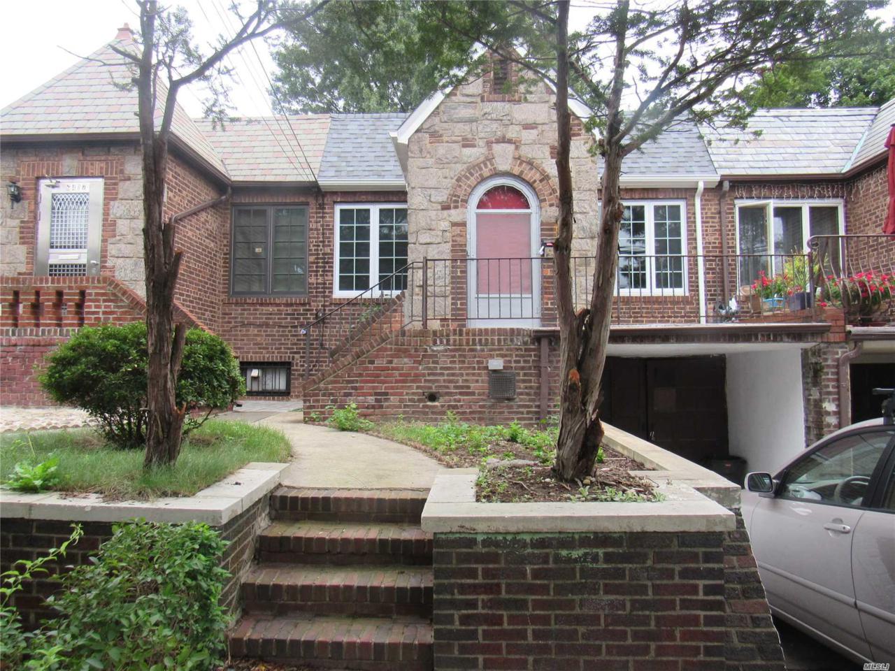 64-19 Alderton St - Photo 1