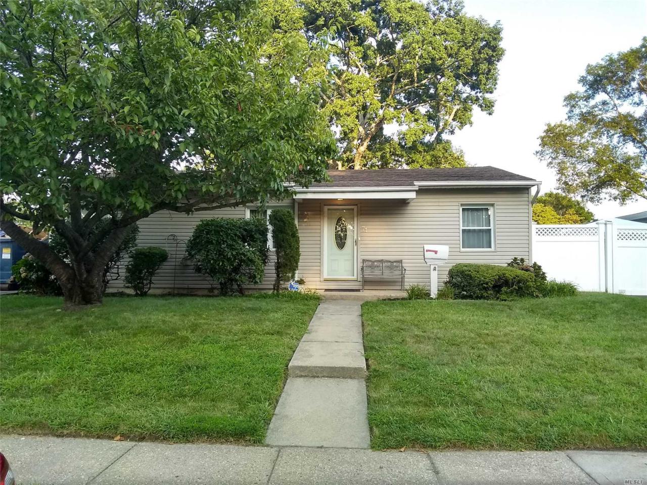 71 Park Ln - Photo 1