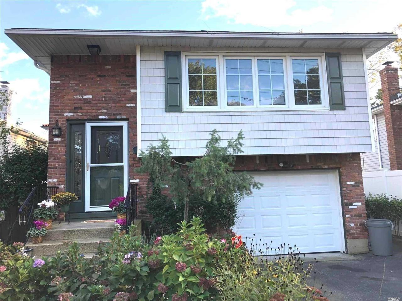 304 Bayville Ave - Photo 1