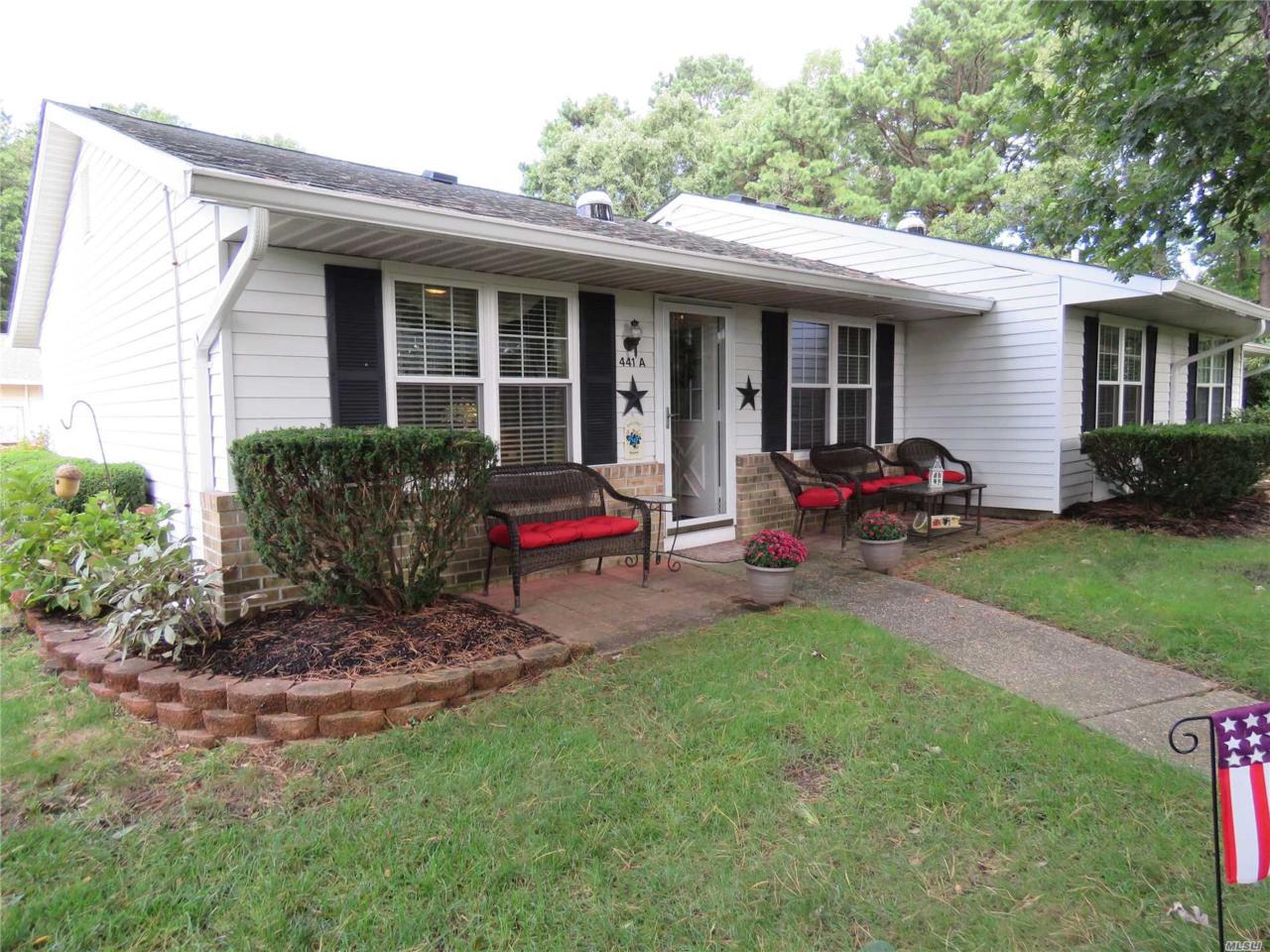 441 Arlington Dr - Photo 1