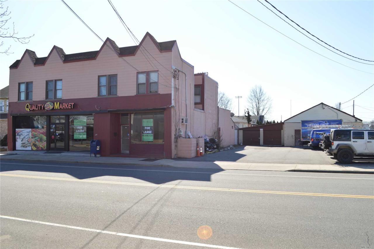 85 Westbury Ave - Photo 1