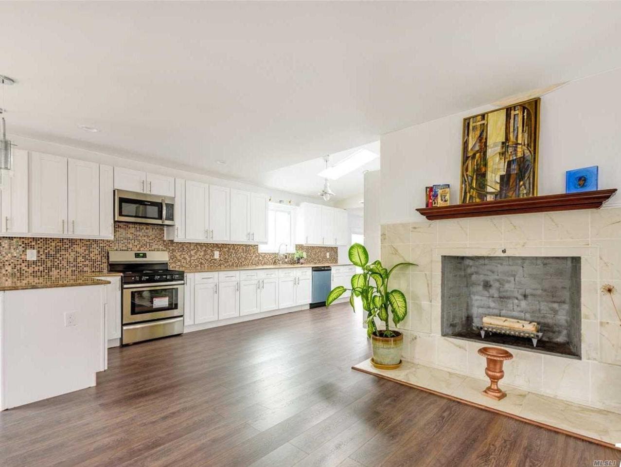 471 Monroe Blvd - Photo 1