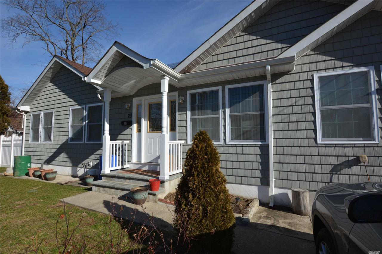 20 Rossmore Ave - Photo 1