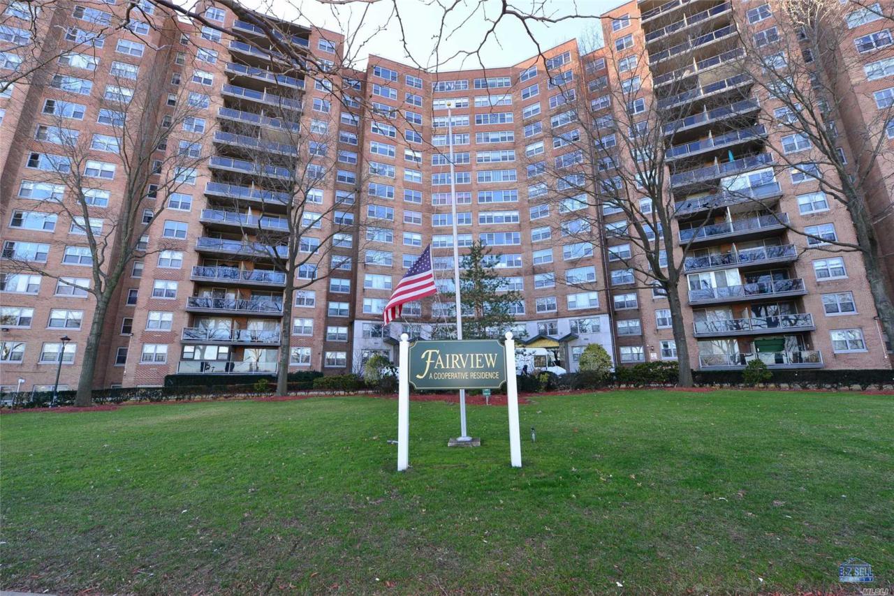 61-20 Grand Central Pky - Photo 1