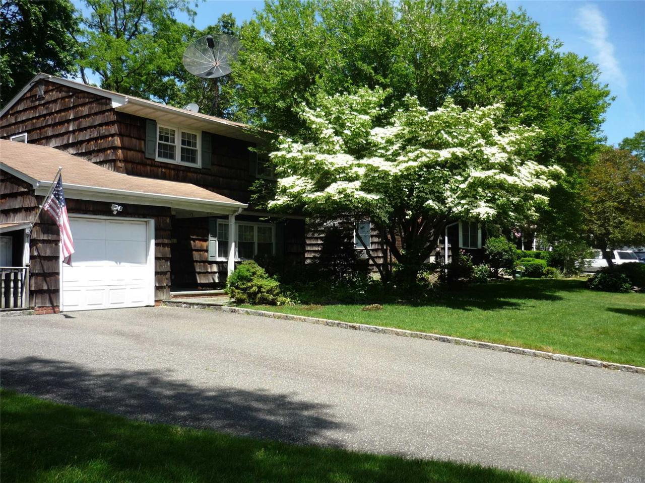 23 Camelot Ln - Photo 1