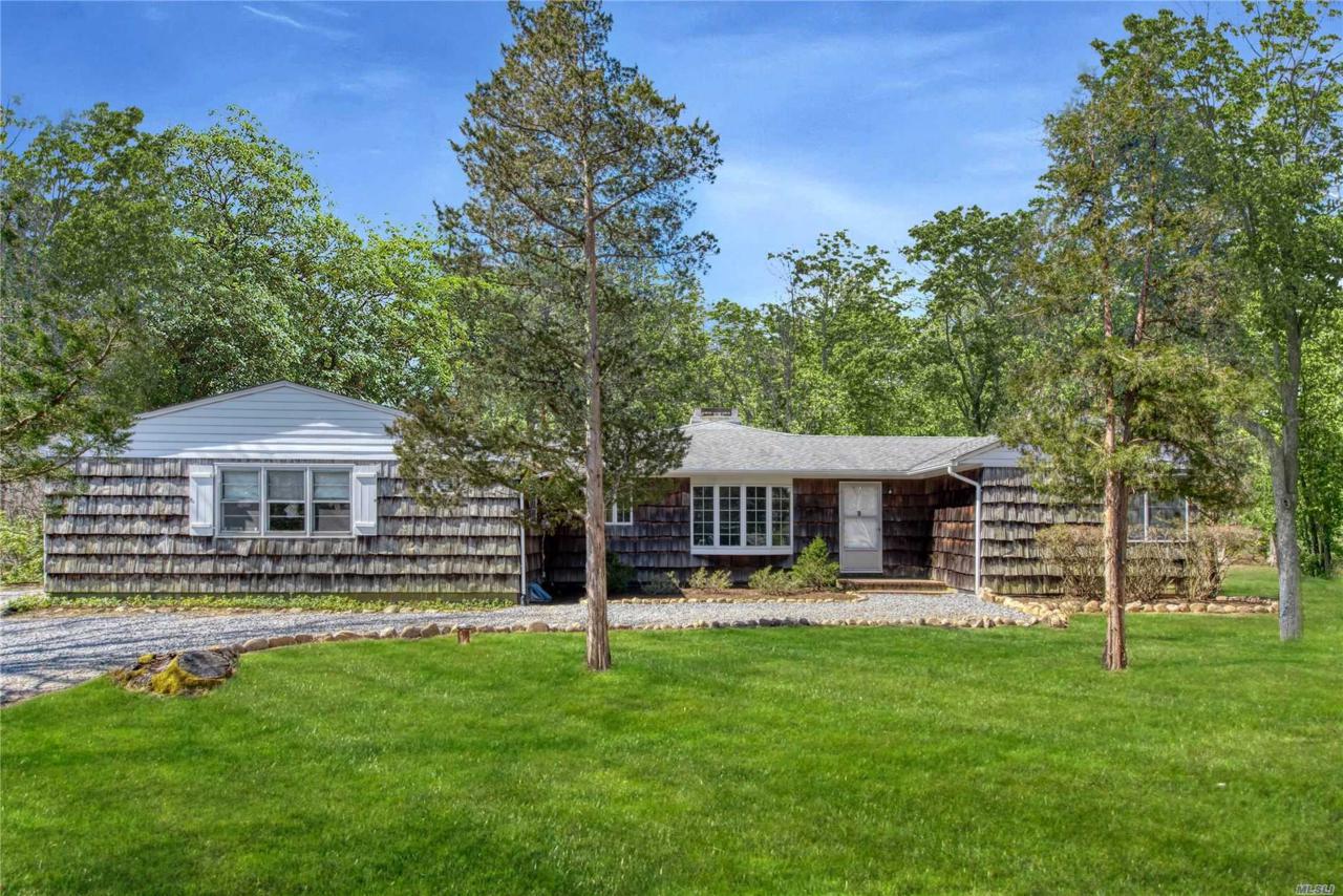 142 Tyrone Dr - Photo 1