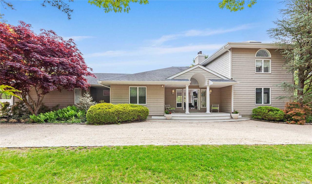 4 Honeysuckle Ln - Photo 1