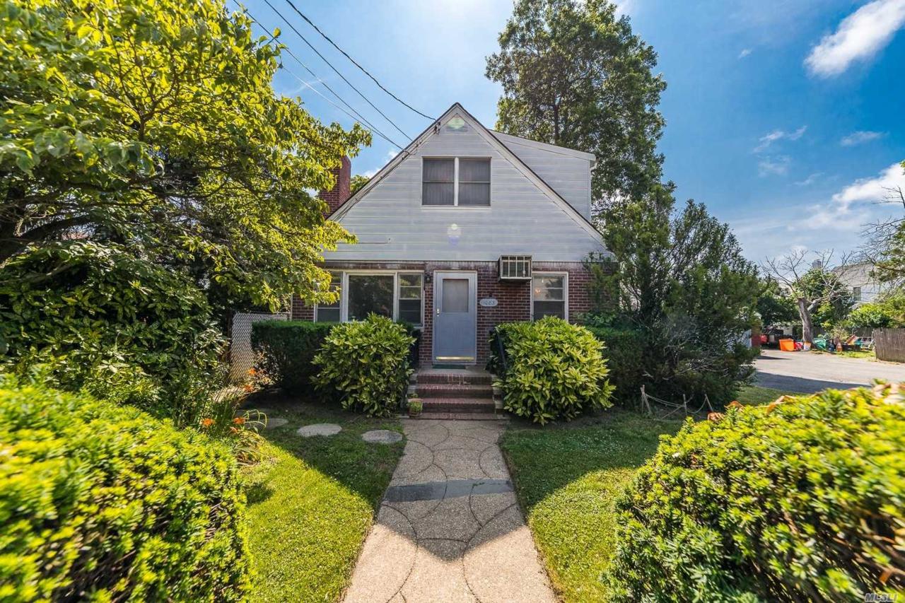 1083 Lynn Pl - Photo 1