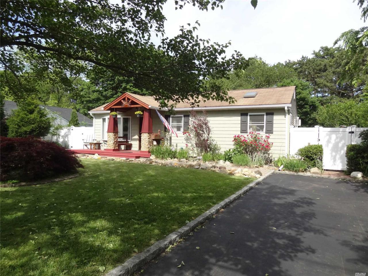 1537 Thompson Dr - Photo 1