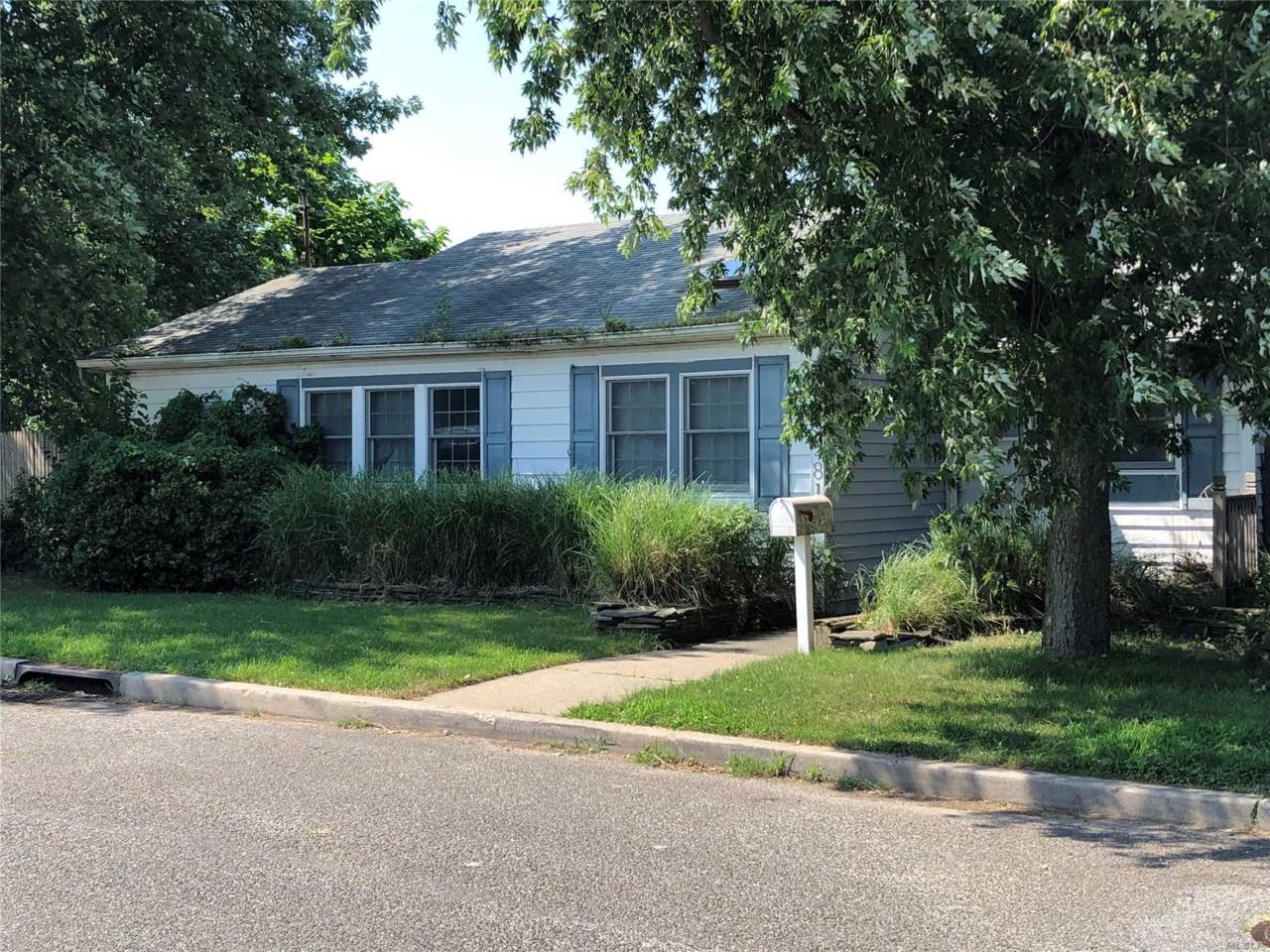 3581 Ionia St - Photo 1