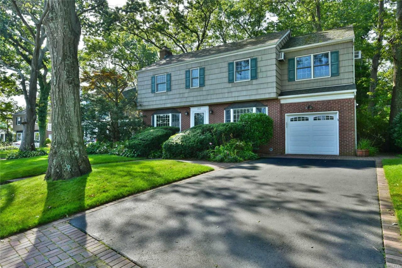 212 Camp Ave - Photo 1