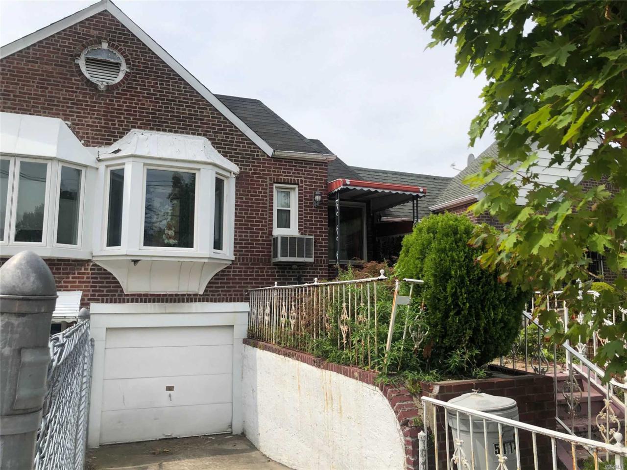 51-14 74 St - Photo 1