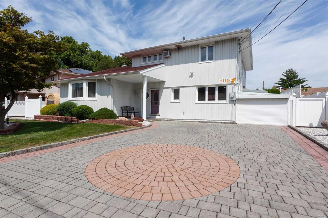 1115 Albert Rd - Photo 1