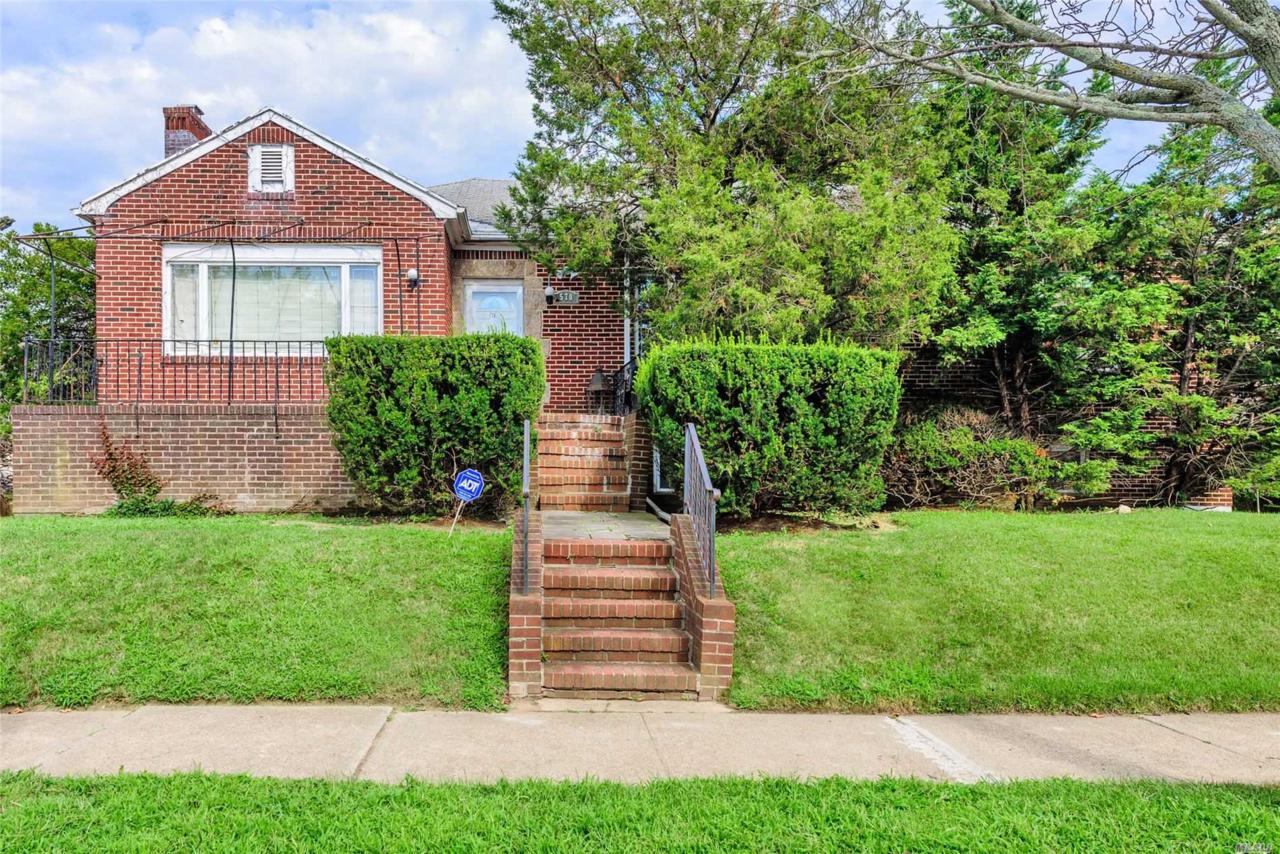 570 Monroe Blvd - Photo 1