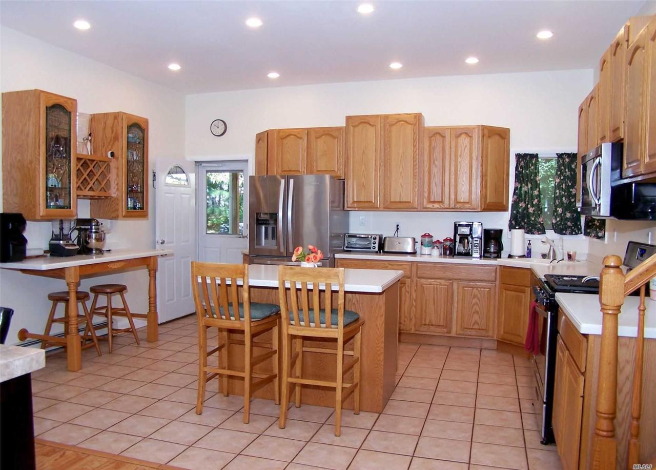 299 Central Islip Blvd - Photo 1